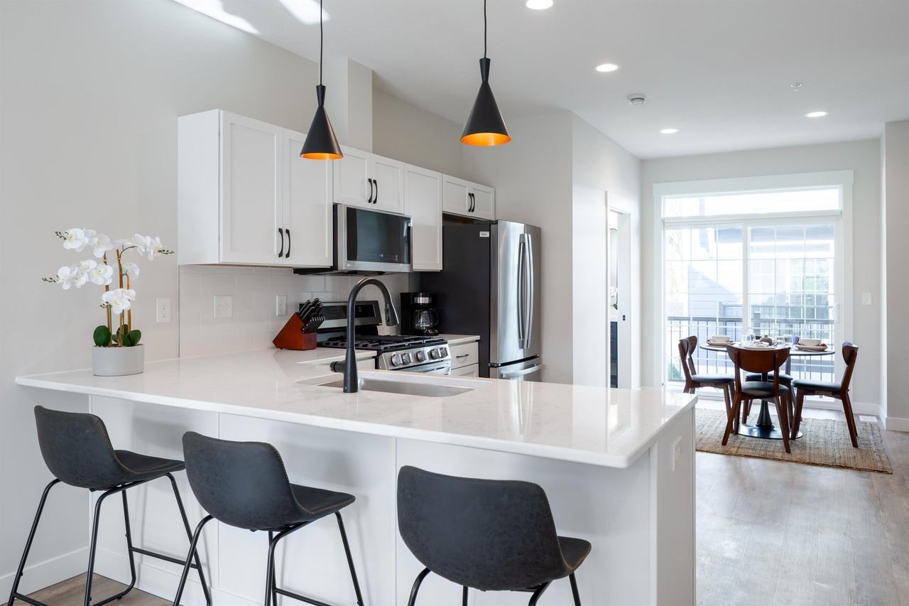 533 14th Avenue Southwest - Photo 7 of 21