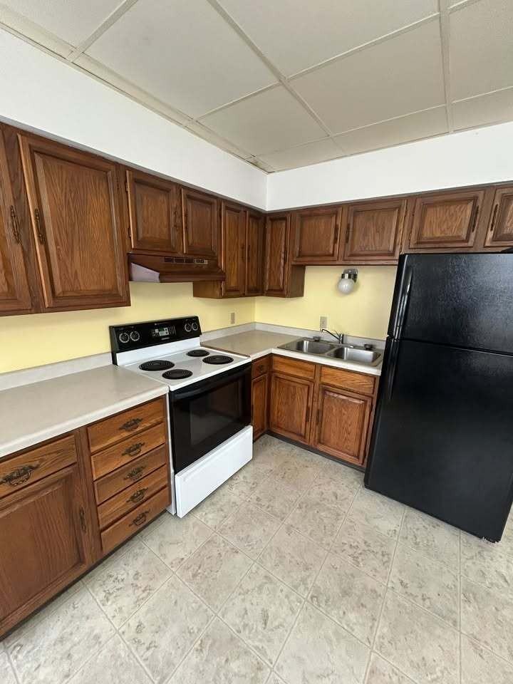 302 West Main Street - Photo 3 of 10