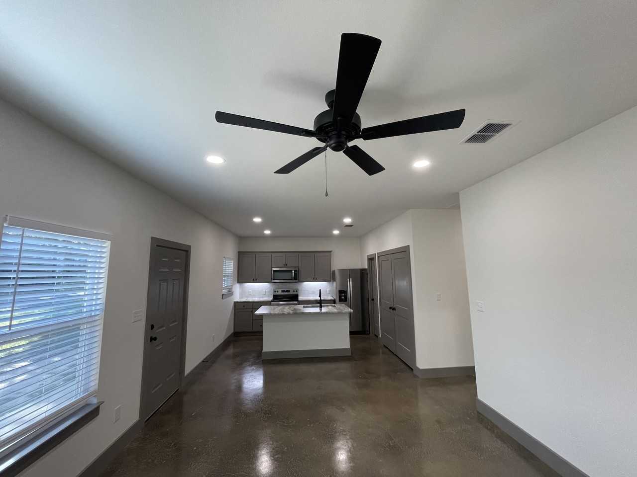 905 Matilda - Photo 3 of 16