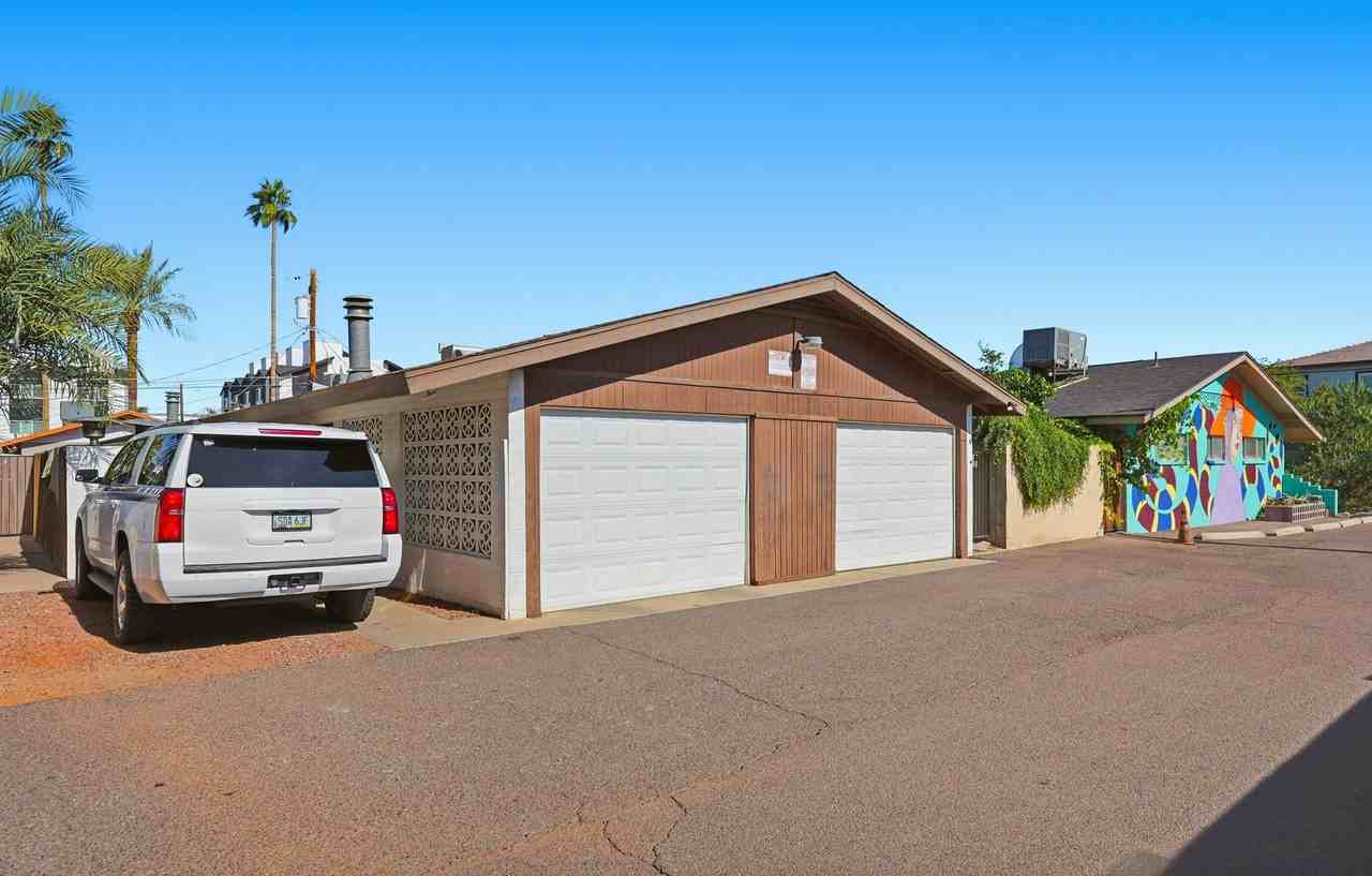 3022 North 37th Street Apt 4 - Photo 2 of 24