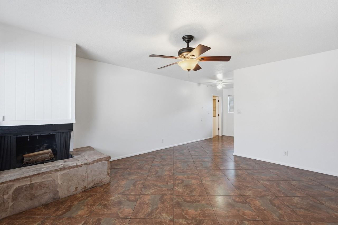 3022 North 37th Street Apt 4 - Photo 4 of 24