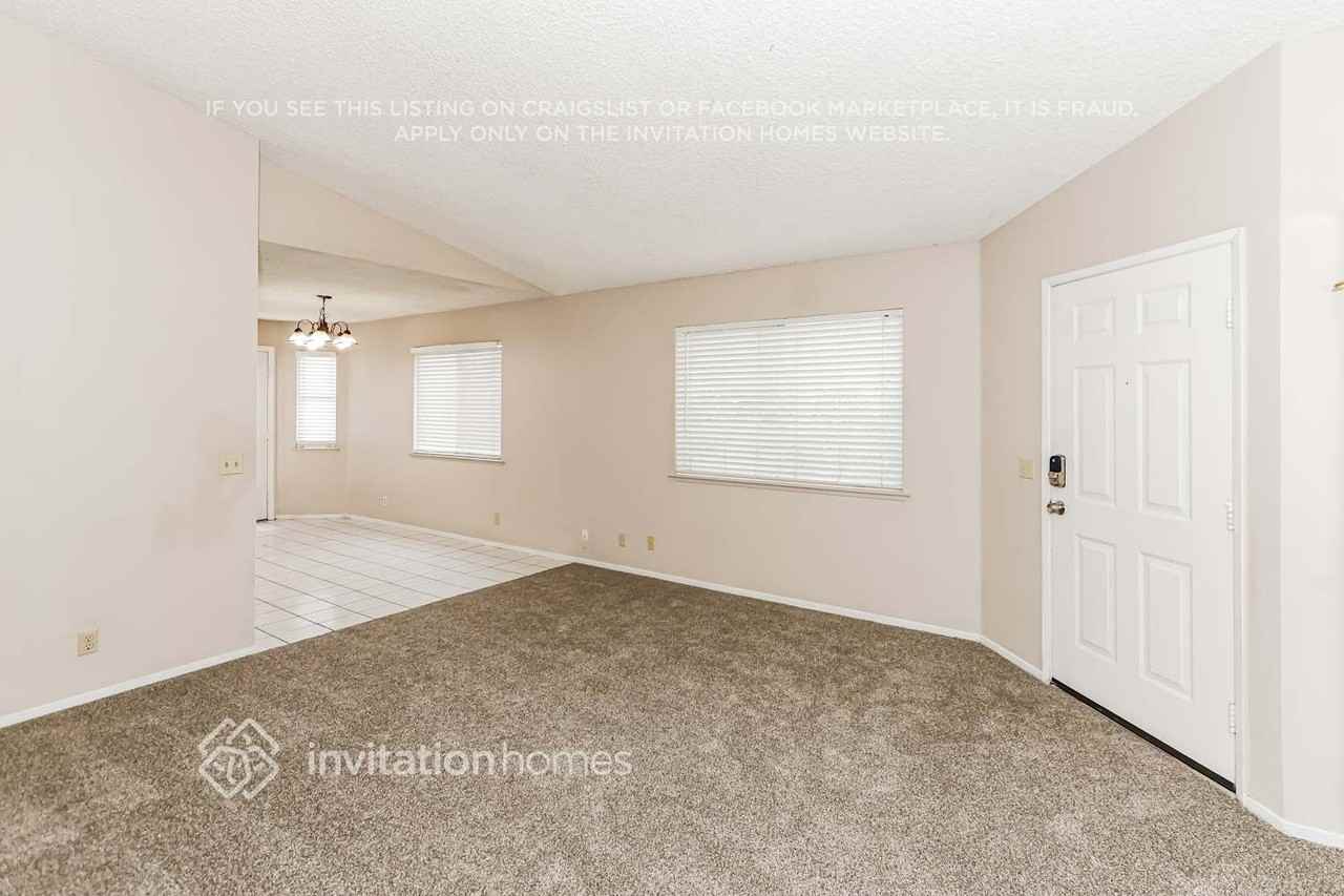 7608 Velvet Canyon Ave - Photo 6 of 17