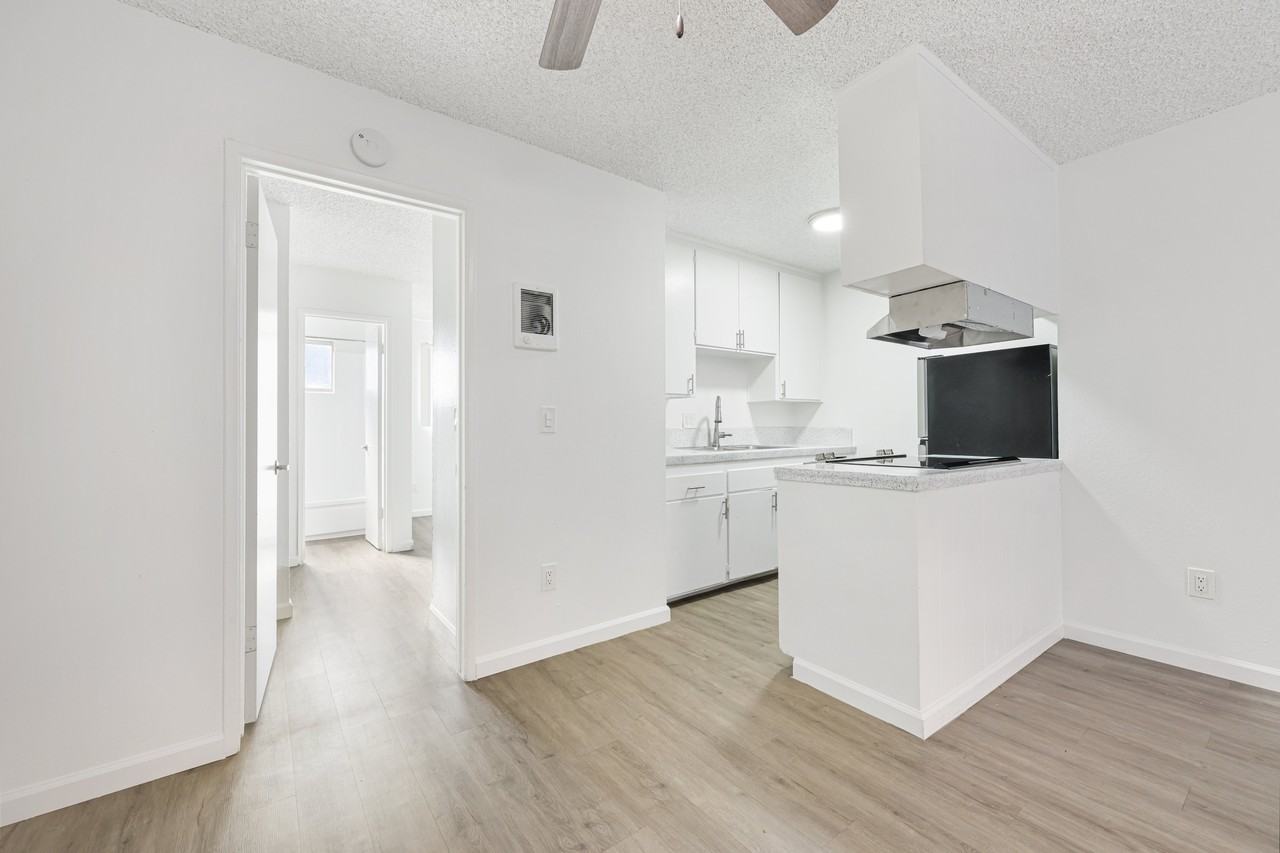 Rolando Court Apartments - Photo 5 of 24