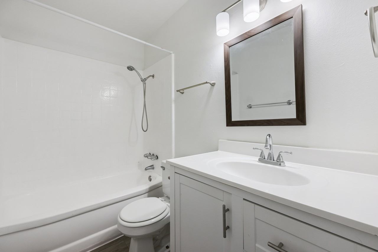 Alta Mesa Apartments - Photo 5 of 10