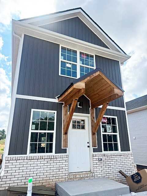 921 Martin St - Photo 7 of 8