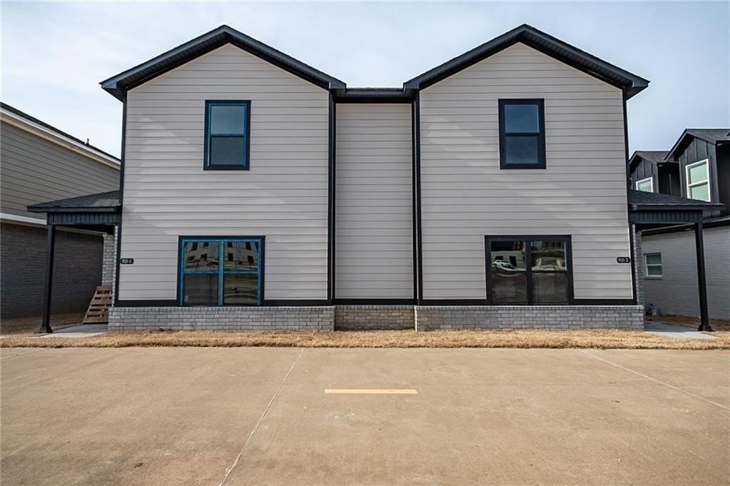 931 S Rupple Rd #2 - Photo 2 of 31