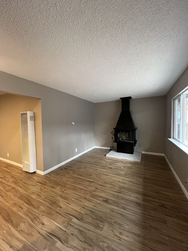 3683 Willow Avenue - Photo 4 of 18