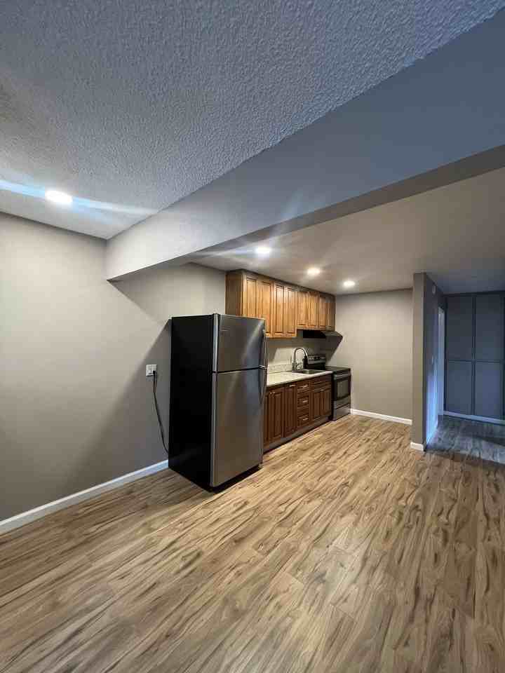 3683 Willow Avenue - Photo 5 of 18