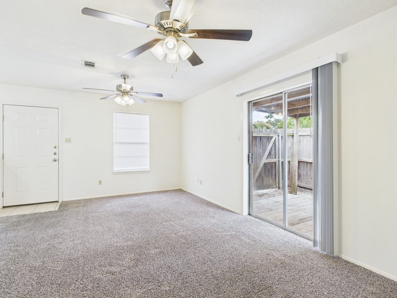 807 Frio Circle B - Photo 6 of 28