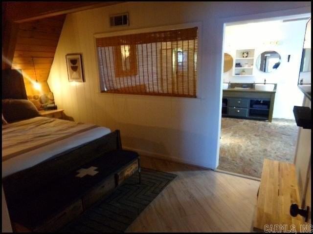 136 Catalina Cir - Photo 7 of 23