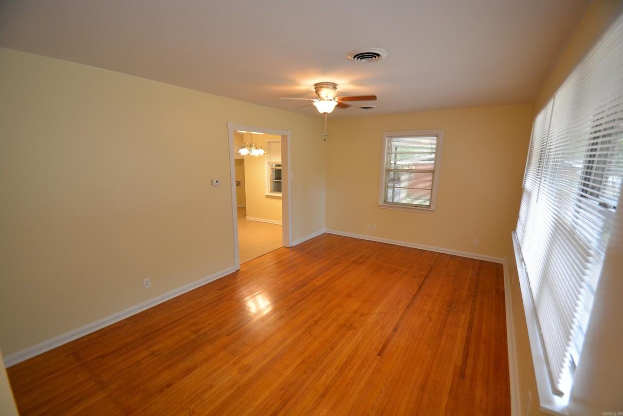 5709 Windamere Dr - Photo 5 of 18