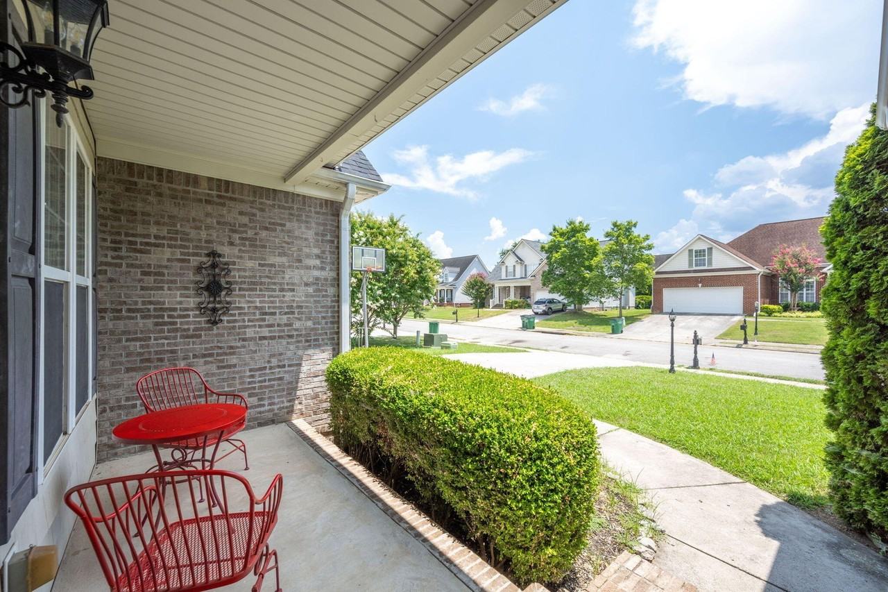 6853 Manassas Gap Ln - Photo 4 of 34