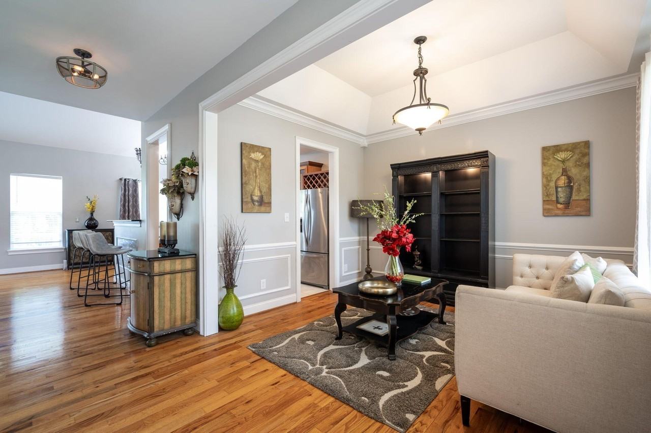 6853 Manassas Gap Ln - Photo 5 of 34