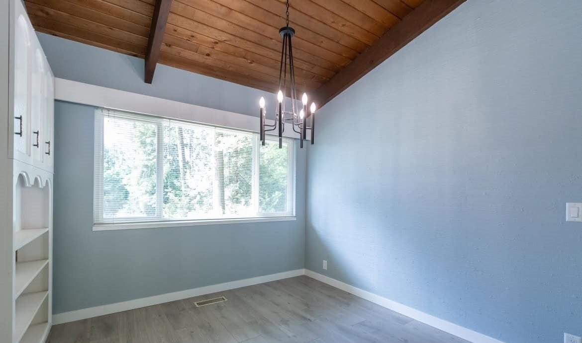 445 Burhill Road - Photo 4 of 27