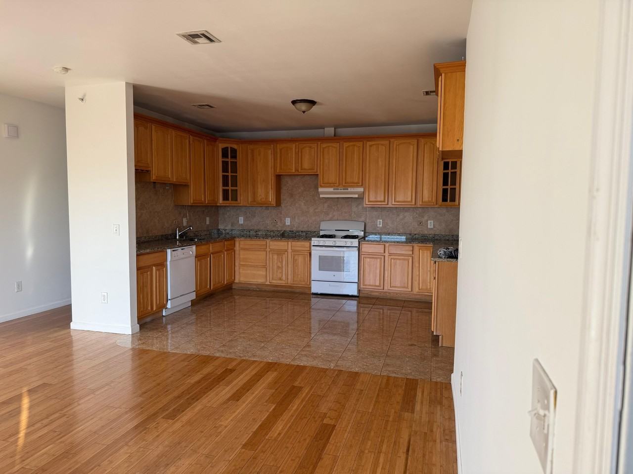 41-43 Manufacturers Place - Photo 2 of 9