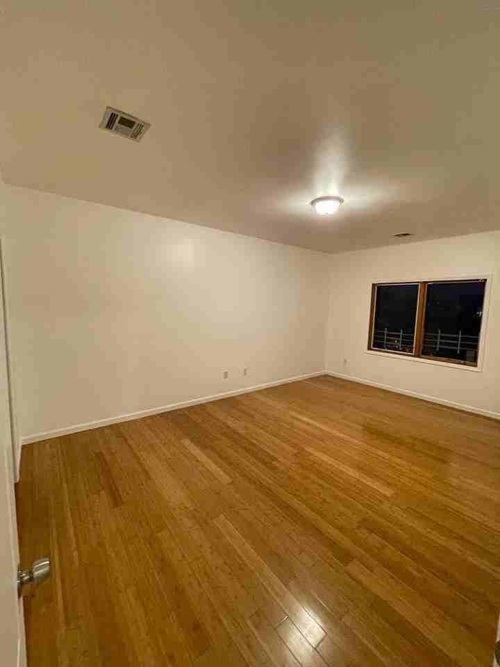 41-43 Manufacturers Place - Photo 7 of 9