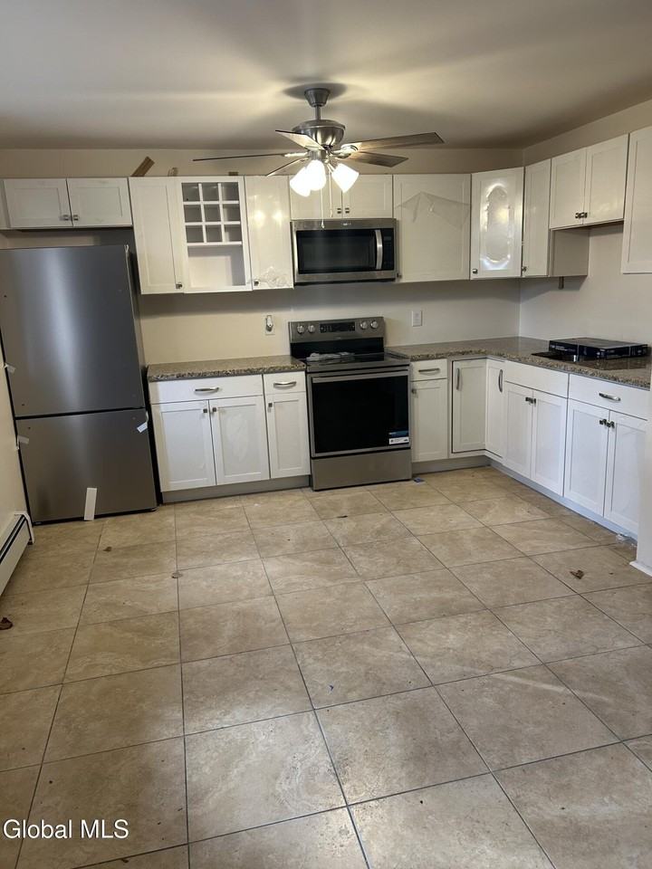 18 1/2 Voorhees St Unit 1 #1 - Photo 2 of 7