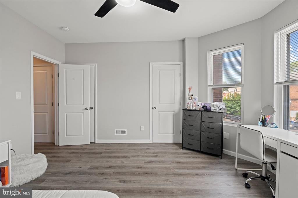 4928 Florence Avenue - Photo 2 of 20