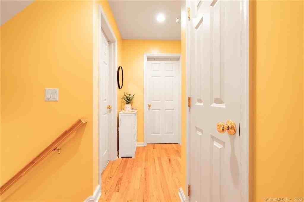 160 Glenbrook Rd #1A - Photo 5 of 37