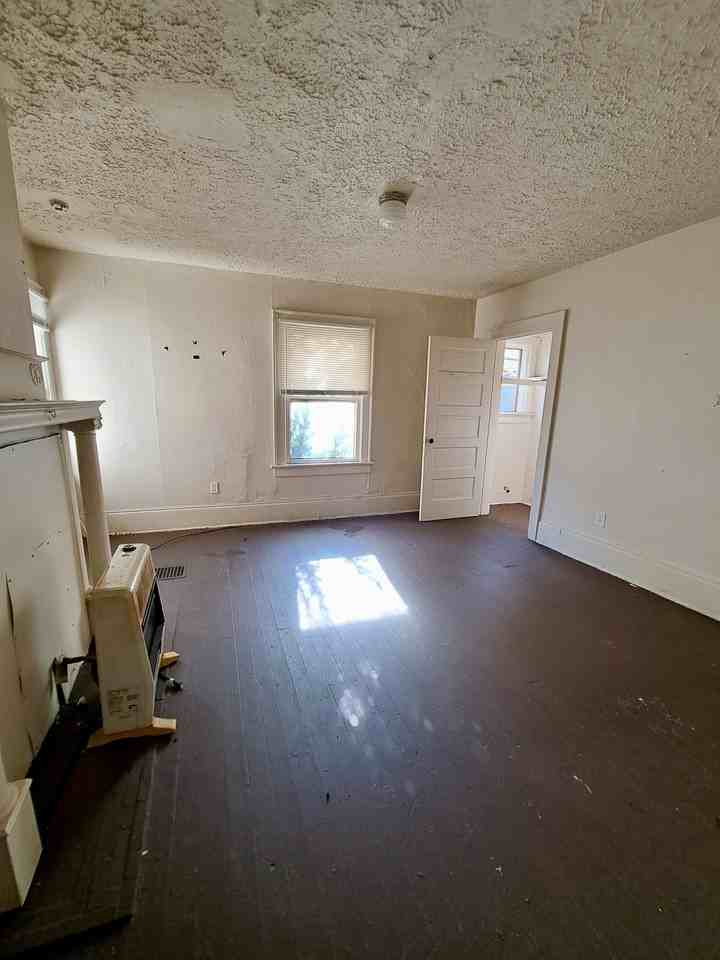 1002-1004 South Fountain Avenue - Photo 7 of 11