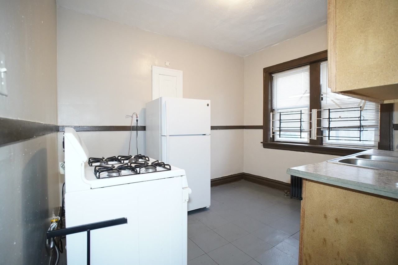 1166 Connecticut Street - Photo 3 of 9