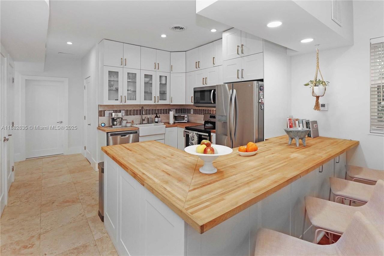 1648 Adams St - Photo 4 of 8