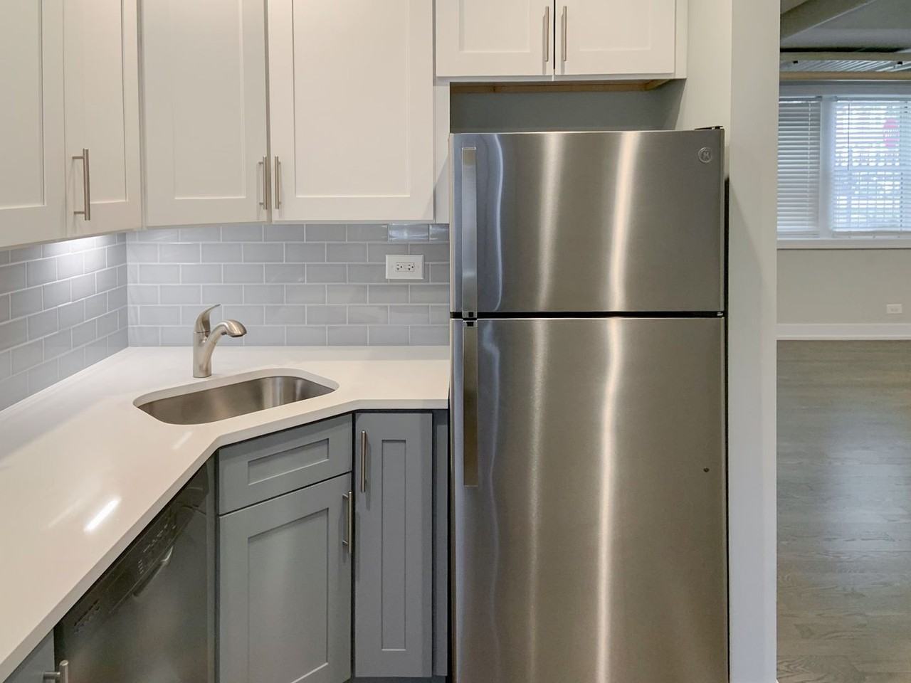 1931 W Winona St #GDN - Photo 3 of 8