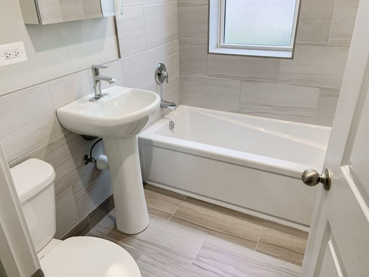 1931 W Winona St #GDN - Photo 5 of 8