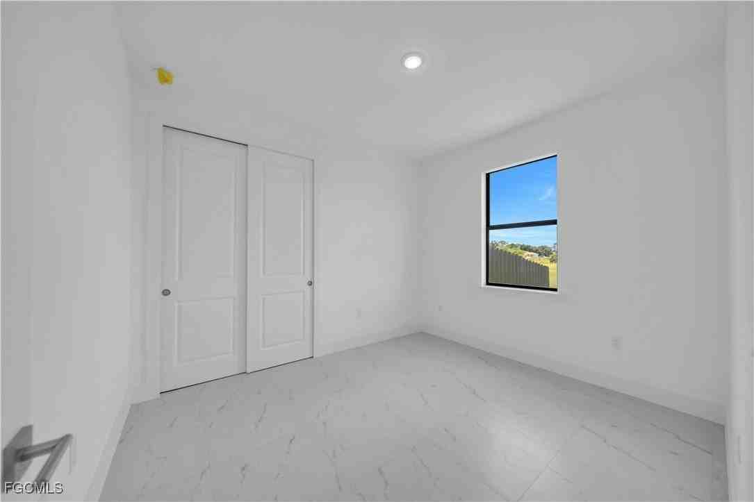 936 936/938 Homestead Road S - Photo 6 of 9