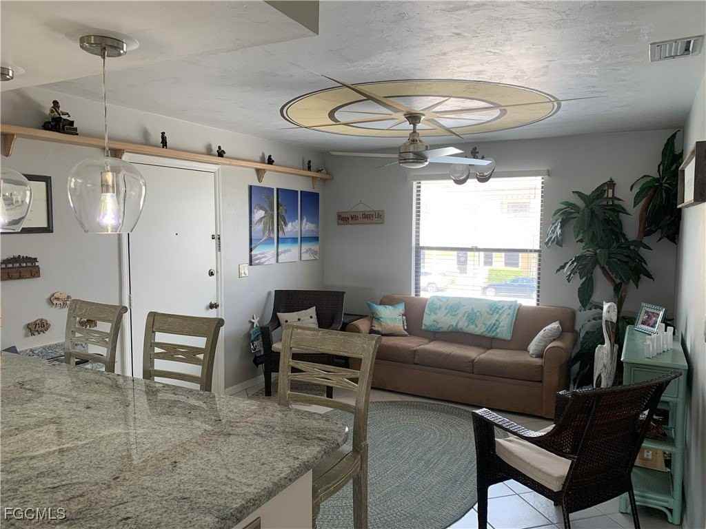 1628 Se 46th St Apt 6 #6 - Photo 3 of 33