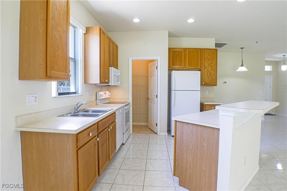 2514 55th St Sw - Photo 4 of 20