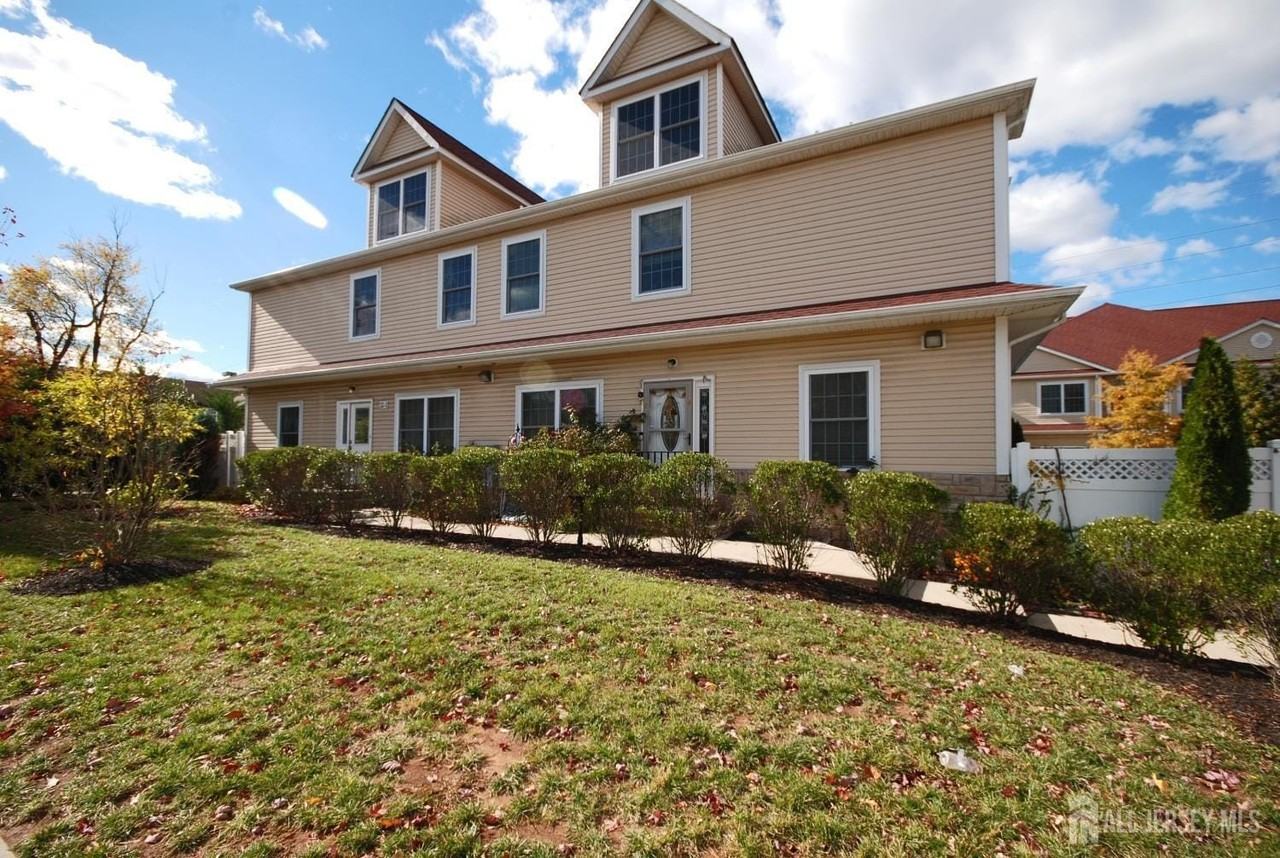 32 Cinder Rd #3 - Photo 2 of 34