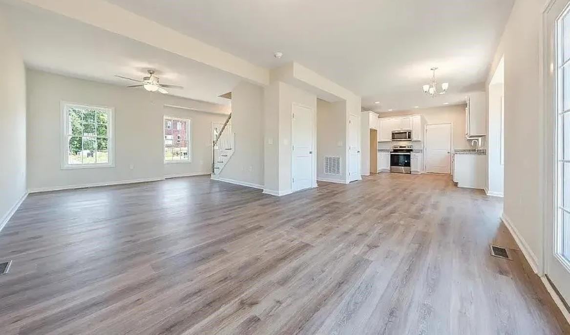 201 Winnbrook St - Photo 4 of 12