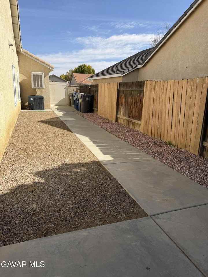 43425 32nd St E - Photo 3 of 6