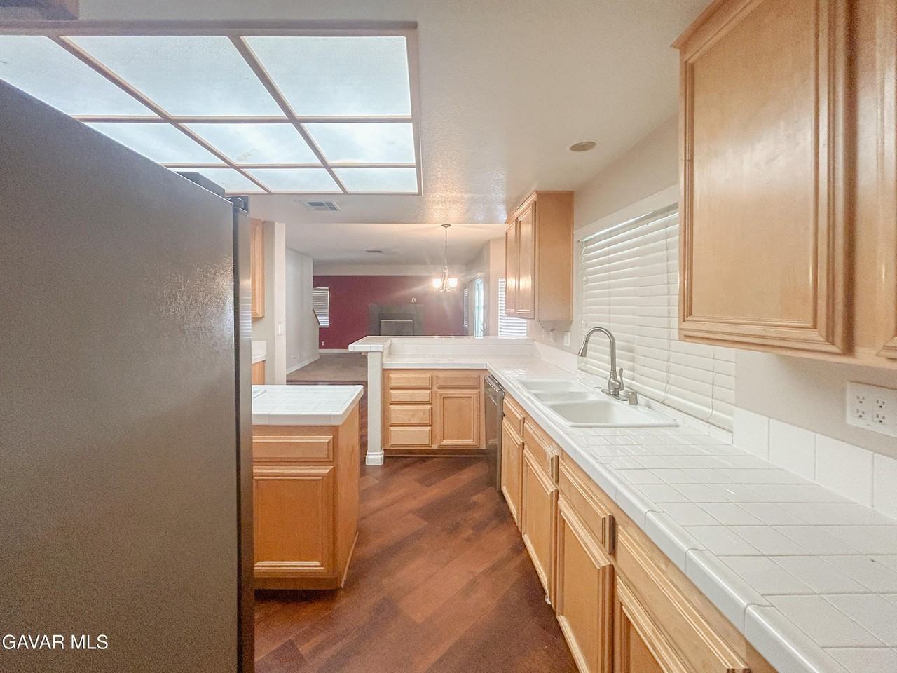 4011 Dee Dee Ct - Photo 7 of 41