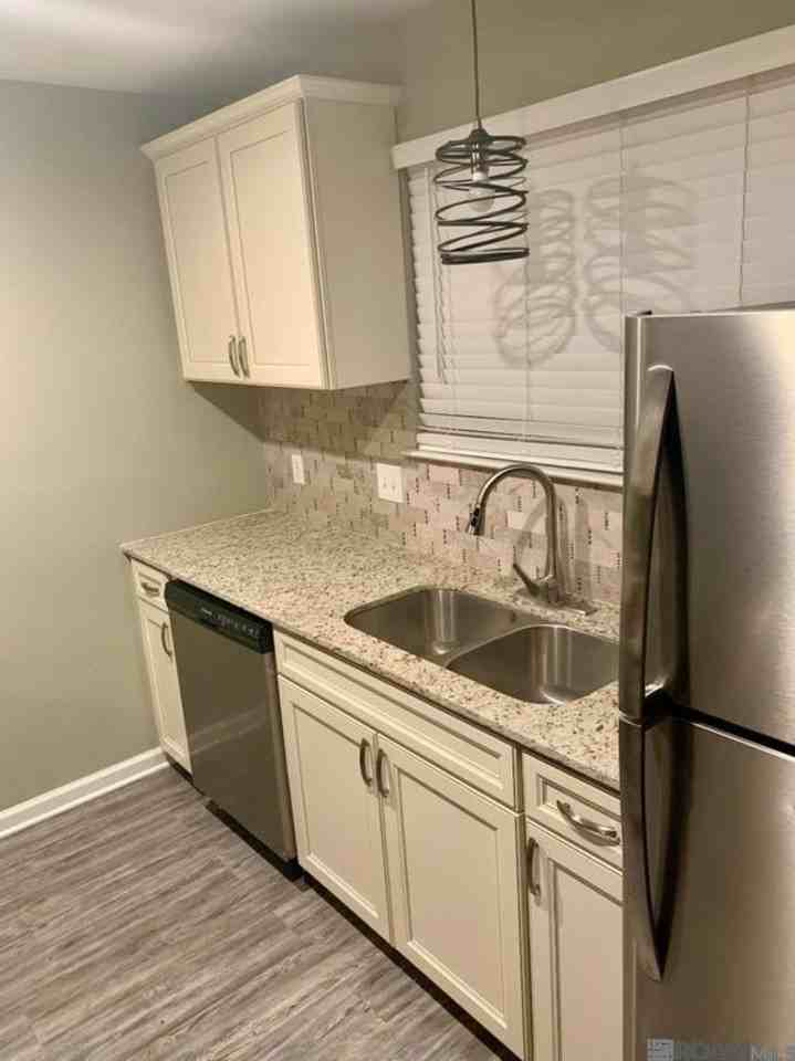 13005 Briar Hollow Ave - Photo 5 of 7