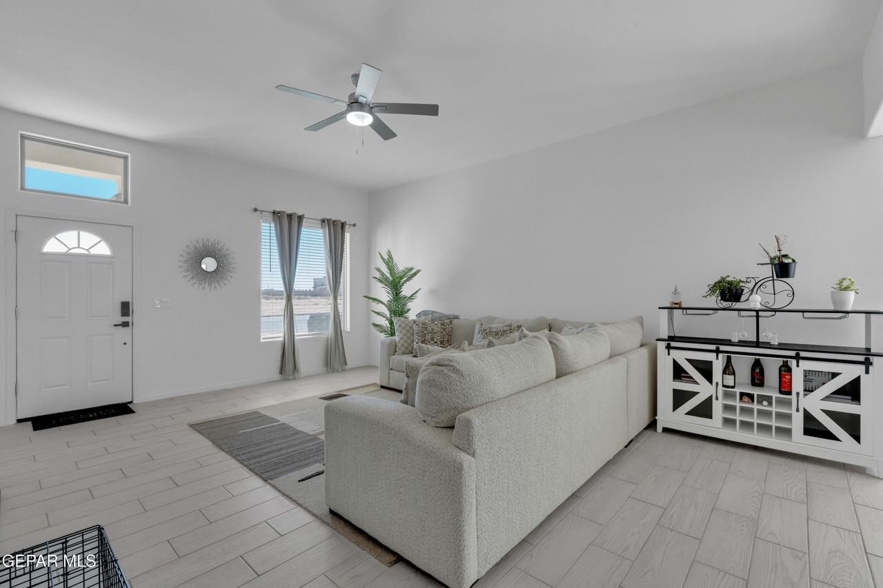 805 Paseo Tranquilo St - Photo 4 of 43