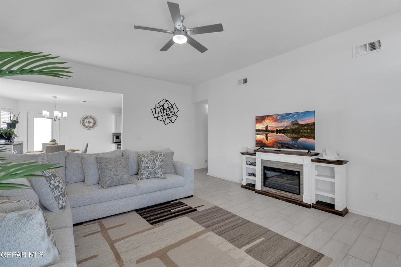 805 Paseo Tranquilo St - Photo 7 of 43