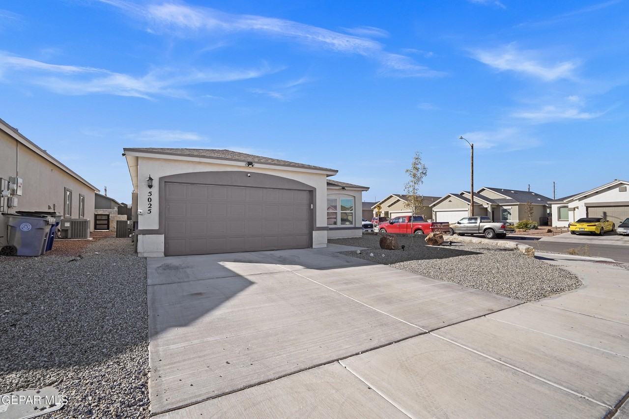 5025 Marcella Santillana - Photo 2 of 32