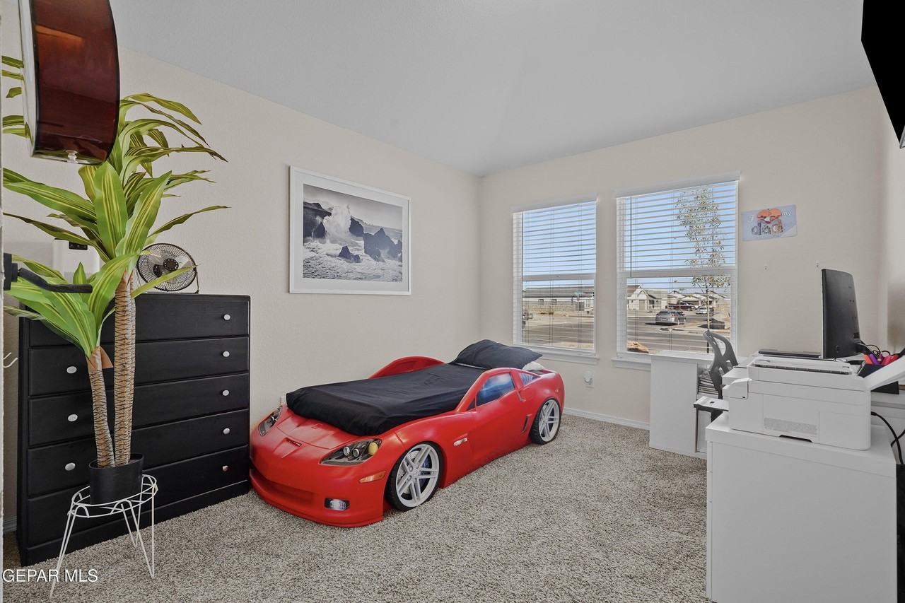 5025 Marcella Santillana - Photo 5 of 32