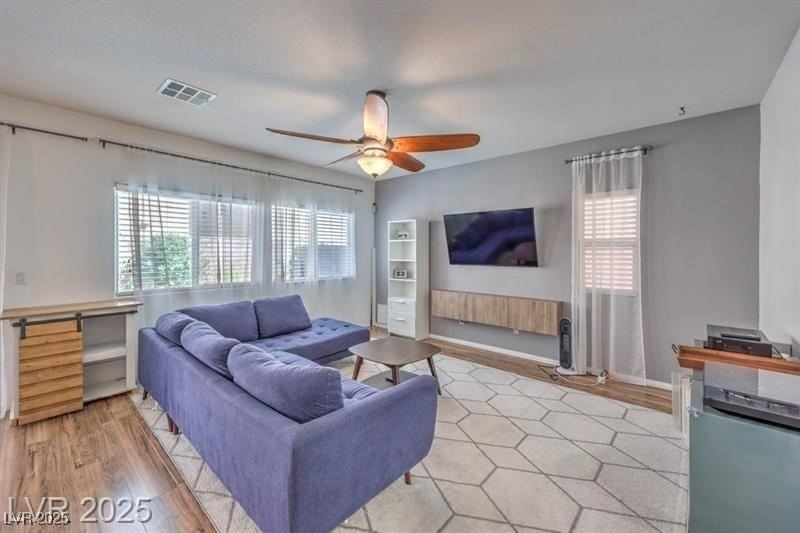 10598 Cliff Lake Street - Photo 6 of 41