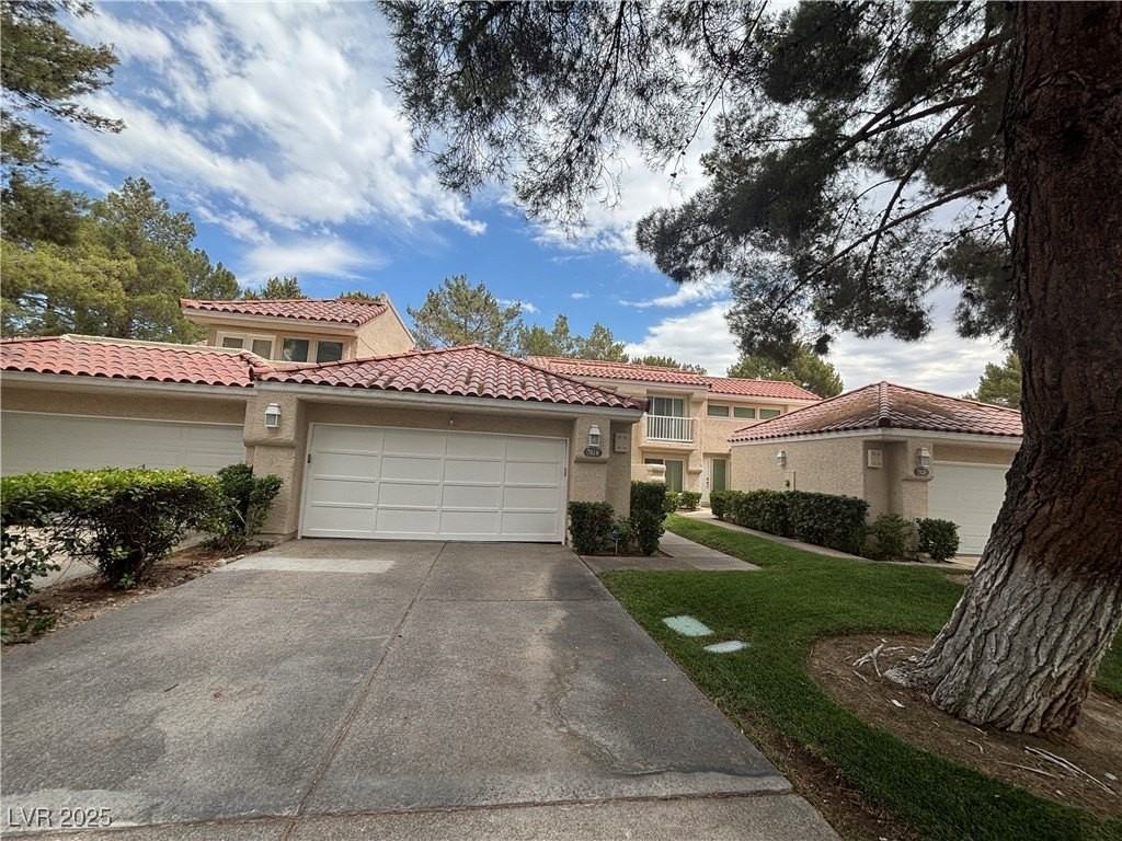 7024 Bright Springs Ct - Photo 4 of 50