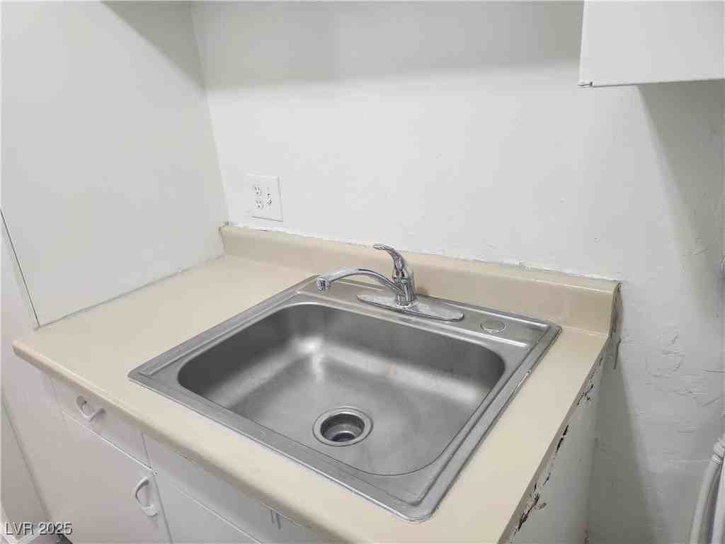 559 San Pablo Dr #3 - Photo 6 of 13