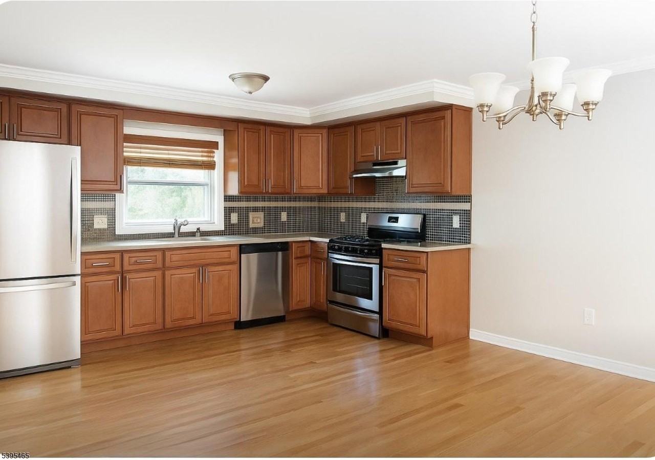 128 Lee St #1 - Photo 3 of 27