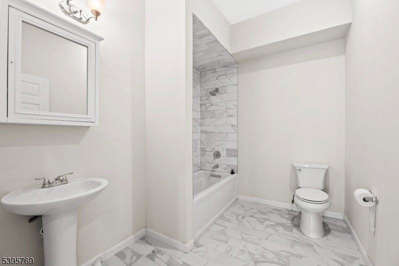 176 Union Ave #8 - Photo 4 of 11