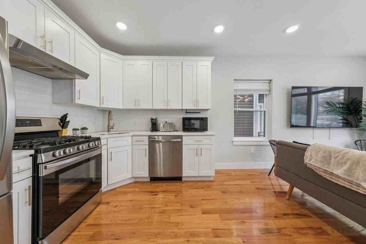 183 Gates Ave #1 - Photo 7 of 19