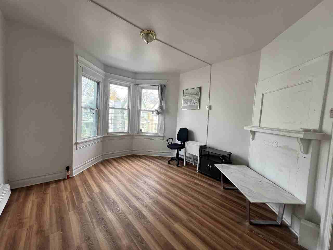 69 Clarke Ave #2L - Photo 7 of 8