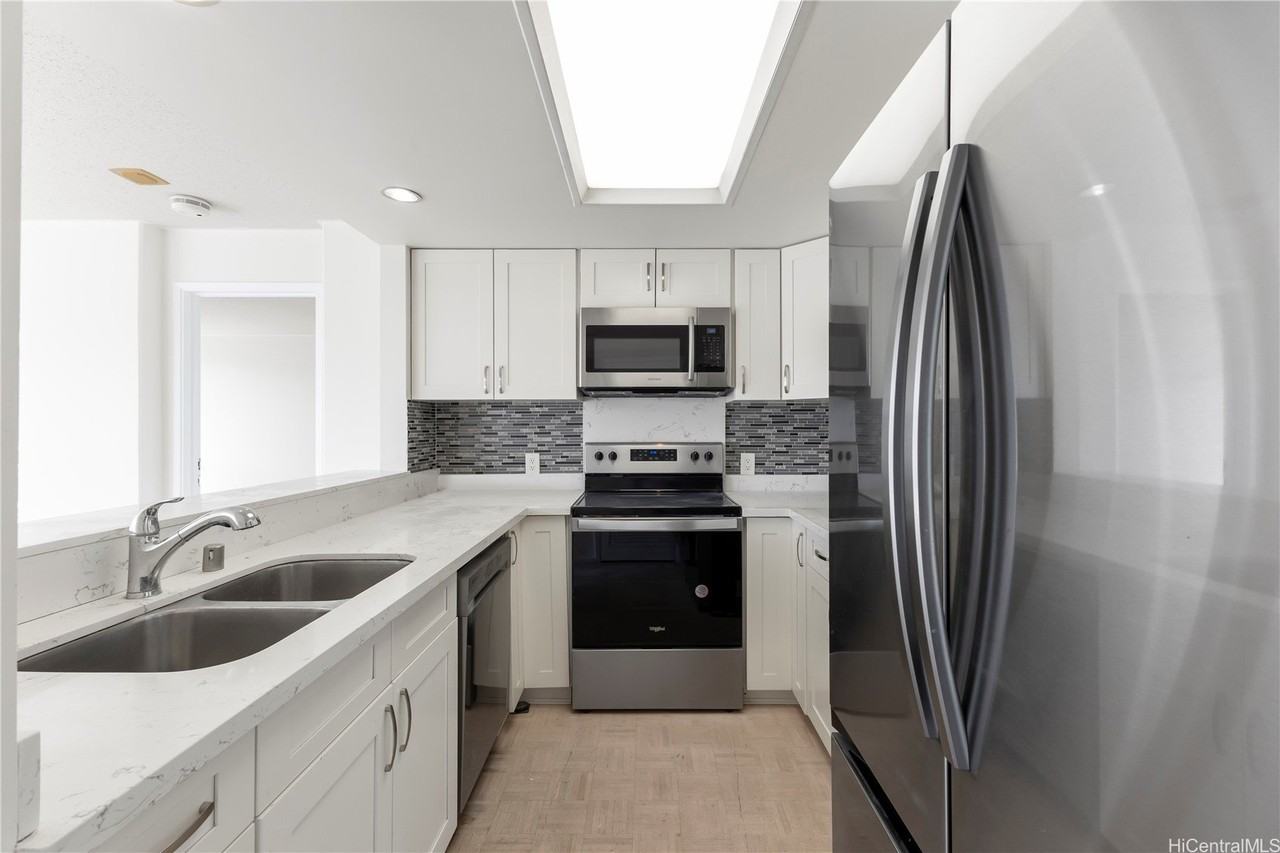 1341 Kapiolani Boulevard #10C - Photo 4 of 23