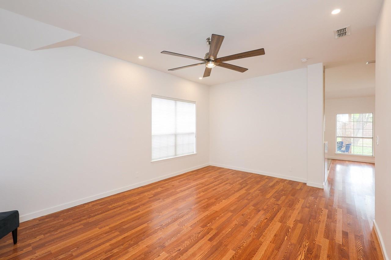 215 Oriole Ln - Photo 5 of 40