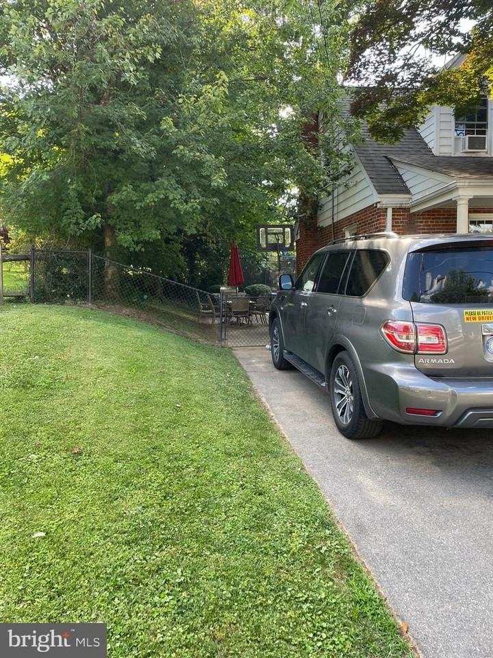 4411 Edgefield Rd - Photo 3 of 22